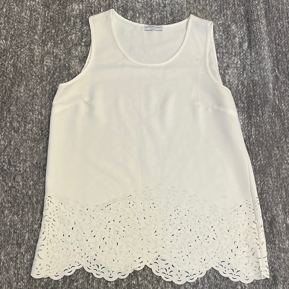 Katherine Barclay Elegant White Sleeveless Top with cutout detail size M